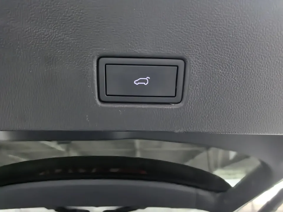 Volkswagen T-Roc TANG 2022 280TSI DSG 2WD Comfort PLUS 2023 — thumbnail 3