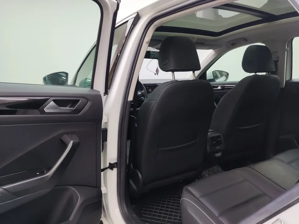 Volkswagen T-Roc TANG 2022 280TSI DSG 2WD Comfort PLUS 2023 — миниатюра 5