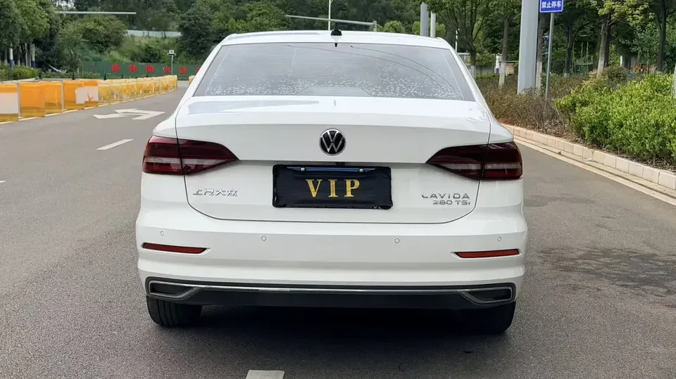 Volkswagen Lavida Lavida 2018 280TSI DSG Deluxe Edition National V 2022 — thumbnail 2