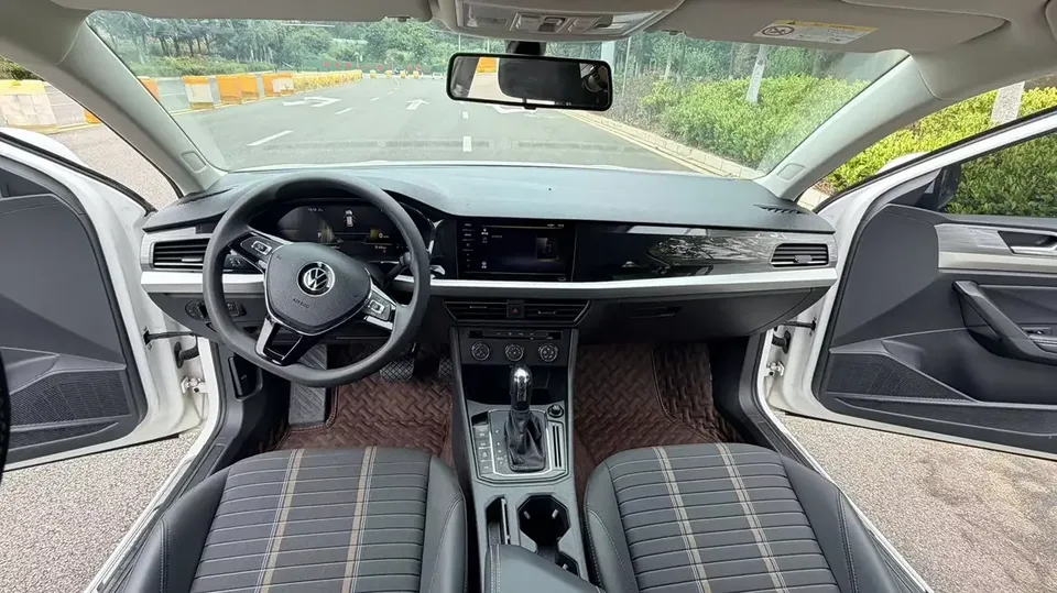 Volkswagen Lavida Lavida 2018 280TSI DSG Deluxe Edition National V 2022 — thumbnail 3
