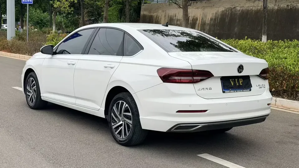 Volkswagen Lavida Lavida 2018 280TSI DSG Deluxe Edition National V 2022 — thumbnail 4