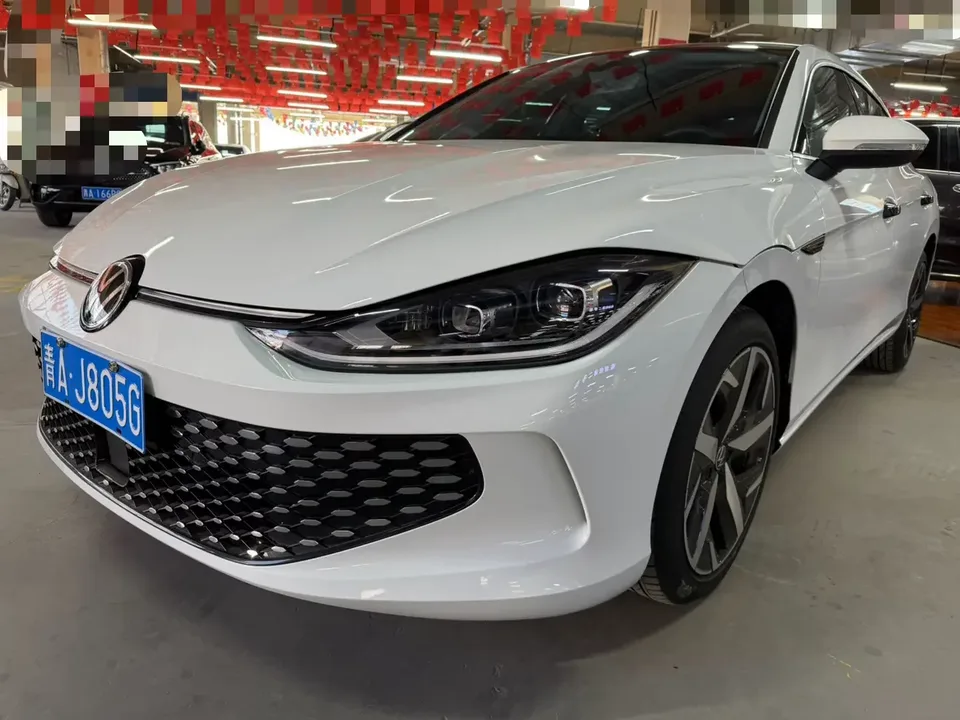 Volkswagen Lamando Lingdu 2024 Lingdu L 280TSI DSG Cool Edition 2024 — photo 1, buy with delivery to Moscow