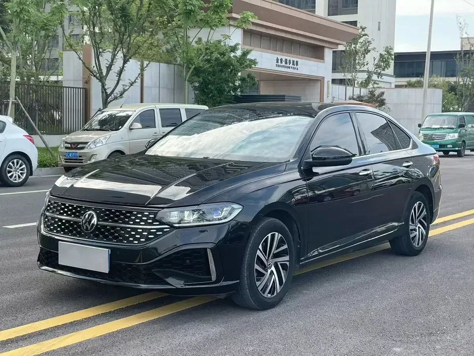 Volkswagen Lavida Lavida 2023 300TSI DSG Starry Sky Forever Edition 2023 — photo 1, buy with delivery to Moscow