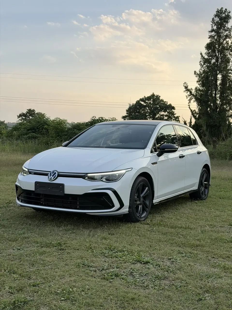 Volkswagen Golf golf 2023 280TSI DSG R-Line Lite 2024 — photo 1, buy with delivery to Moscow