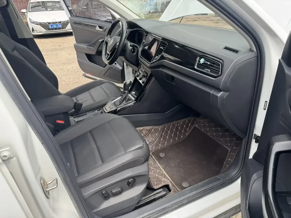 Volkswagen T-Roc TANG 2022 280TSI DSG 2WD Comfort PLUS 2022 — thumbnail 3