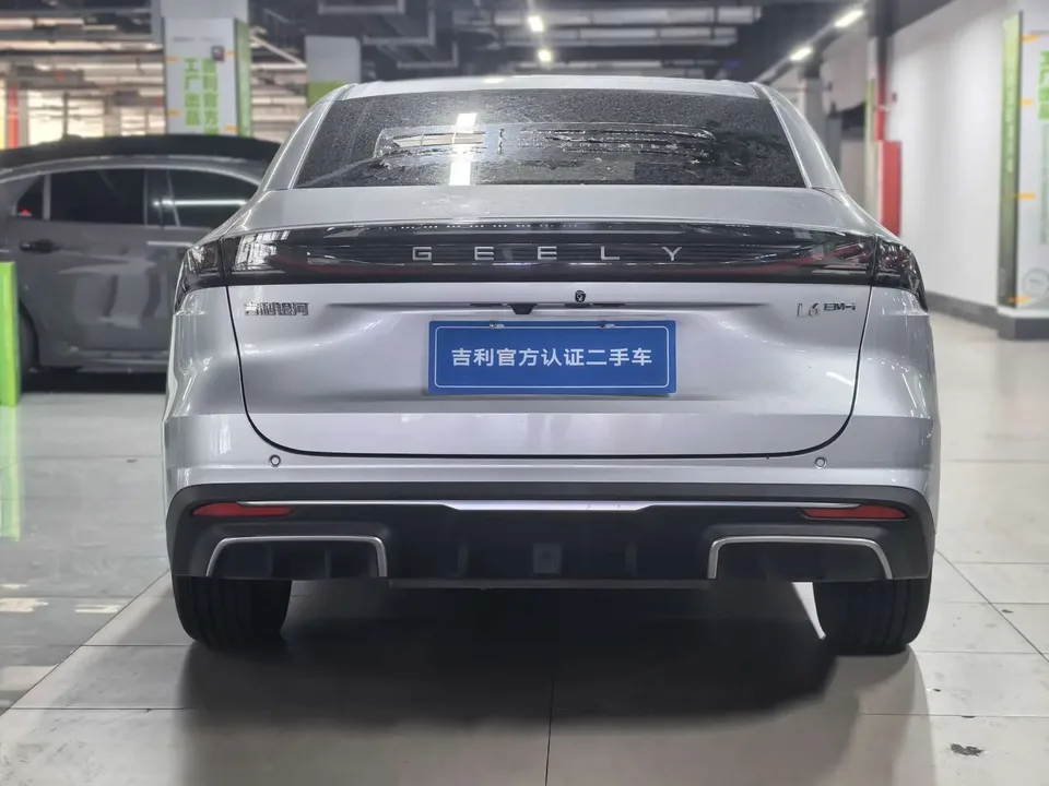 Geely Galaxy L6 Galaxy L6 2025 1.5 EM-i DHT 140KM Starship Edition 2025 — thumbnail 2