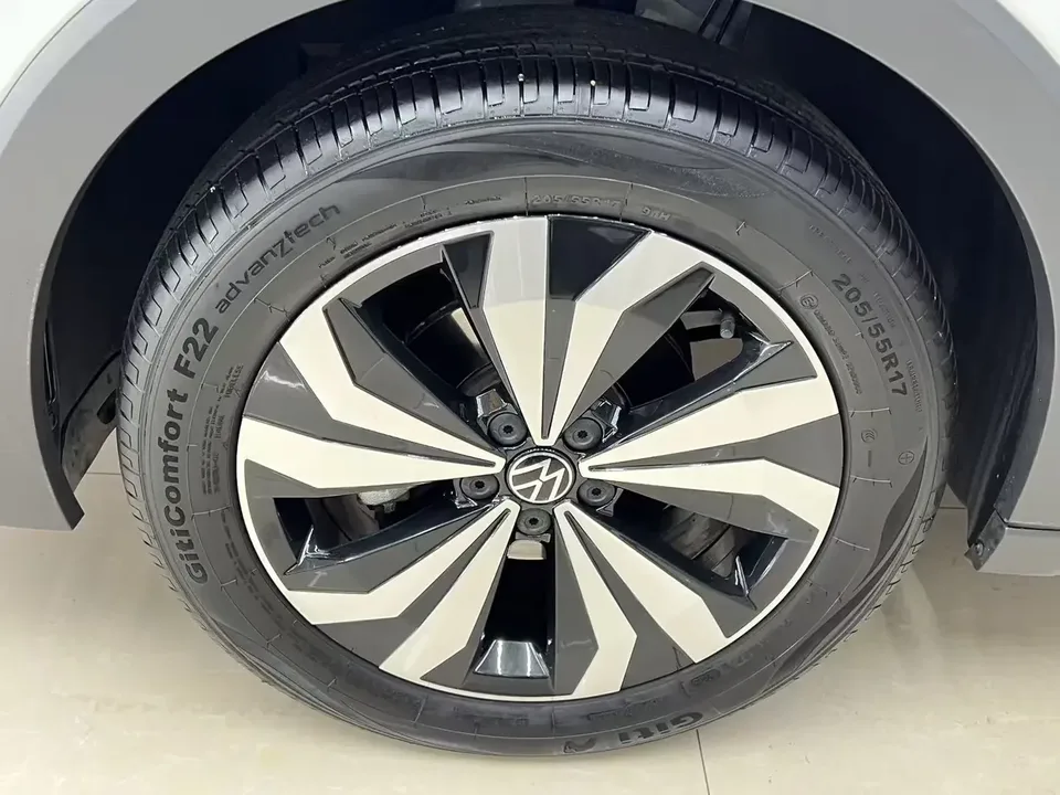 Volkswagen Tharu tuyue 2025 New 1.5L Ruijin Edition 2025 — thumbnail 4