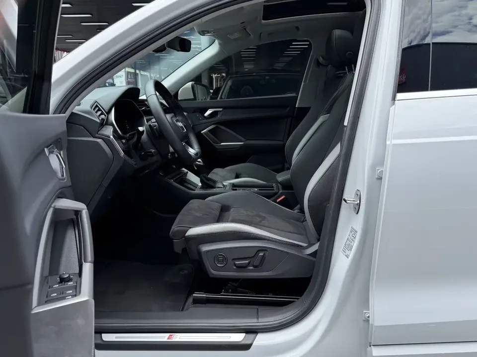 Audi Q3 Audi Q3 2022 35 TFSI Stylish Dynamic 2022 — thumbnail 3