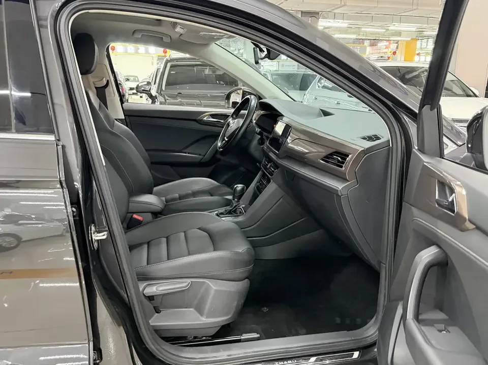 Volkswagen Tharu tuyue 2022 280TSI 2WD Deluxe Edition 2022 — thumbnail 4