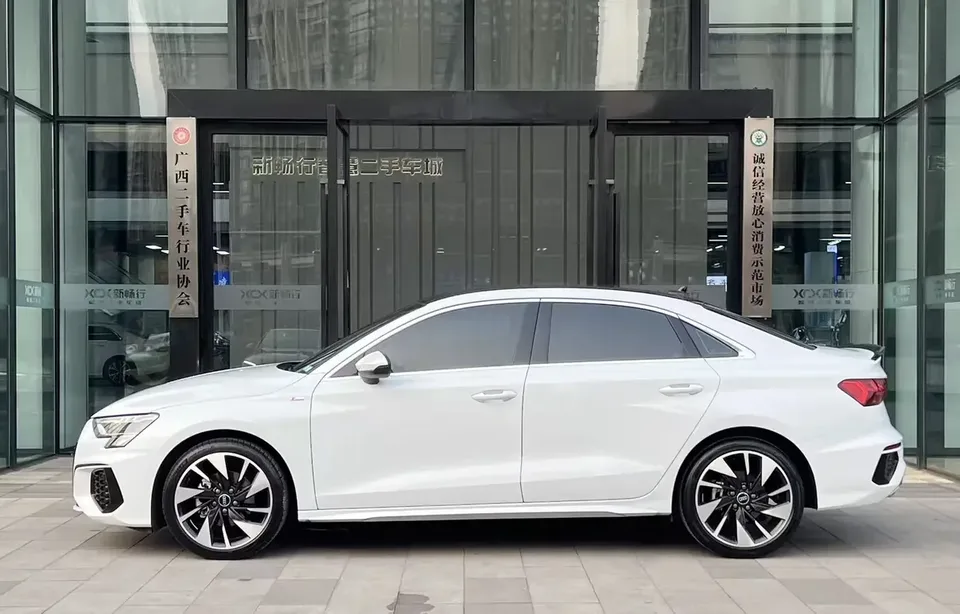 Audi A3 Audi A3 2023 A3L Limousine 35 TFSI facelift: stylish and sporty 2023 — thumbnail 4