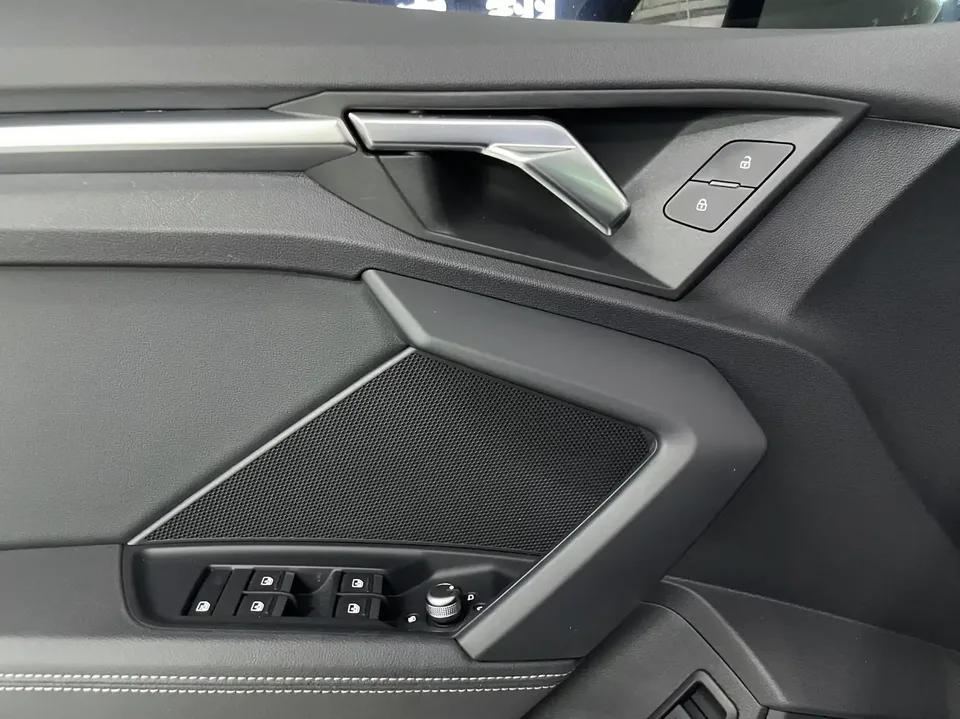 Audi A3 Audi A3 2023 A3L Limousine 35 TFSI Stylish Sports 2022 — миниатюра 3