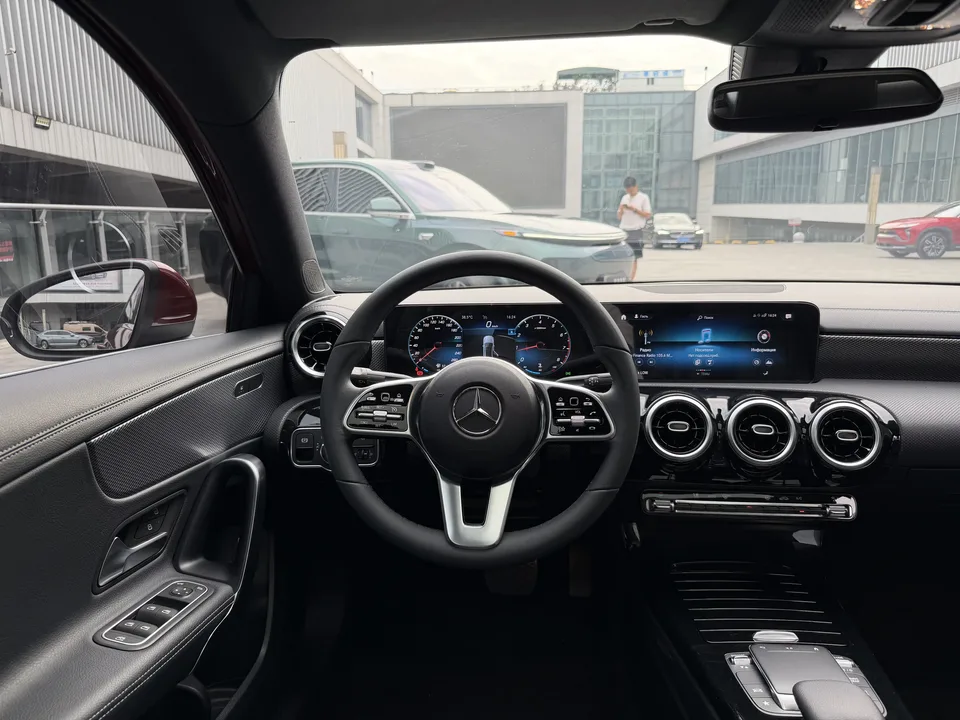 Mercedes-Benz Klasa A Mercedes Benz A Class 2022 A 180 L Sports Sedan 2022 — thumbnail 5