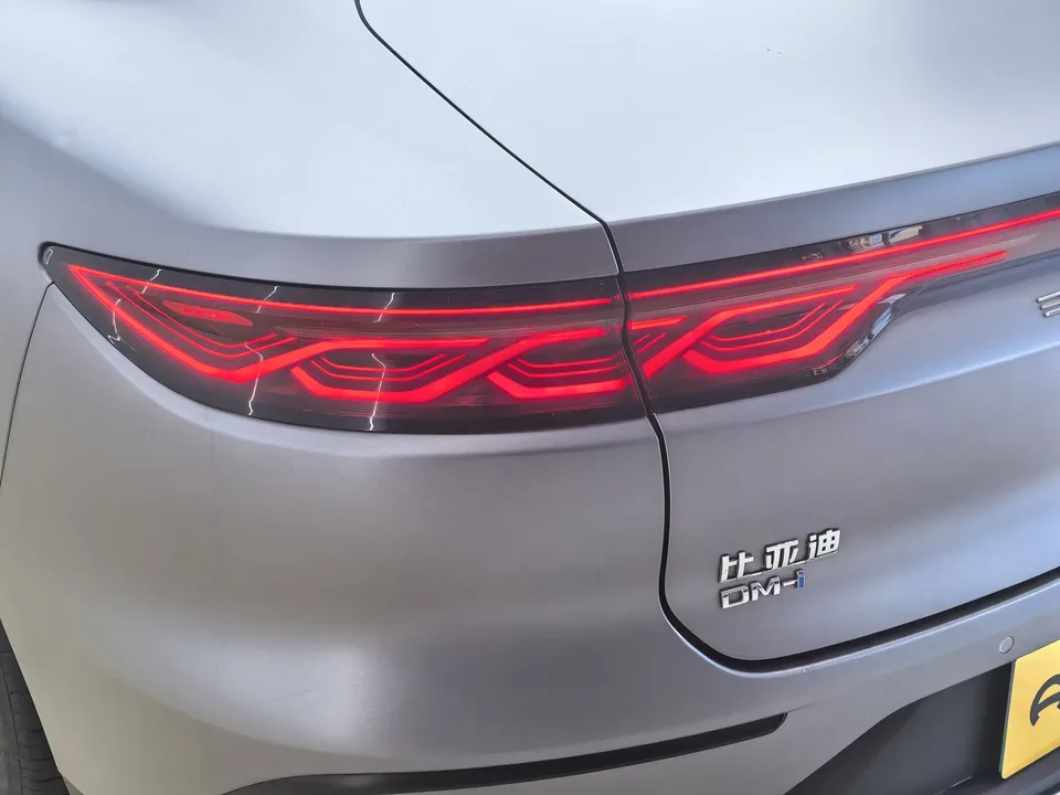 BYD Han DM Chinese DM 2022 DM-i 121KM Premium 2023 — thumbnail 4