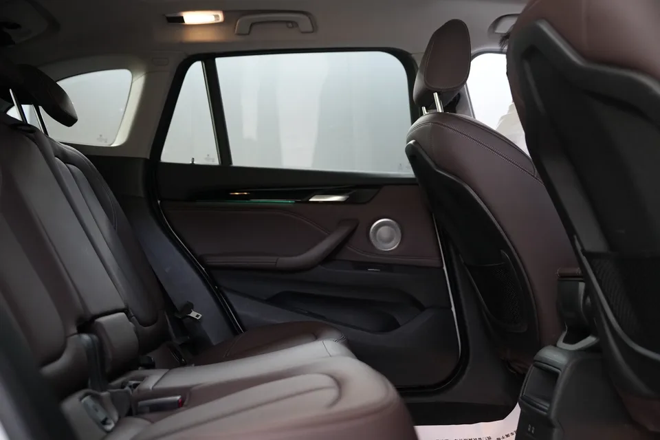 BMW X1 BMW X1 2021 sDrive20Li Fashion 2022 — thumbnail 3