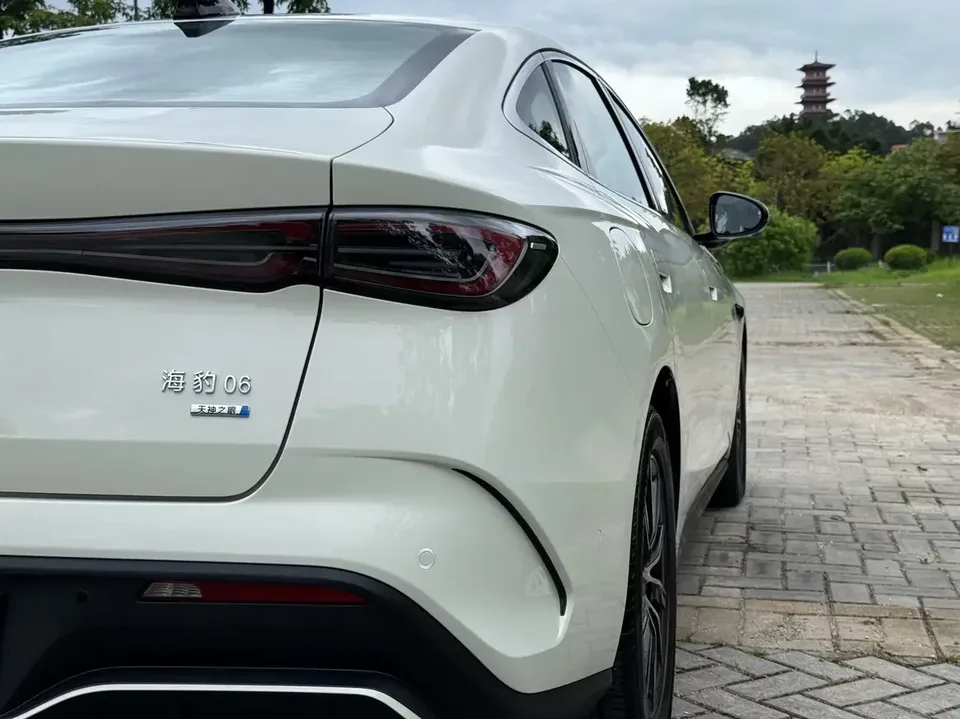 BYD Seal 06DM Seal 06DM 2025 DM-i 120KM Premium Edition 2025 — thumbnail 3