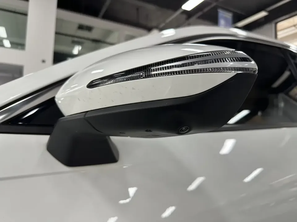 Geely Galaxy L6 Galaxy L6 2023 1.5T DHT 125km MAX 2024 — thumbnail 3