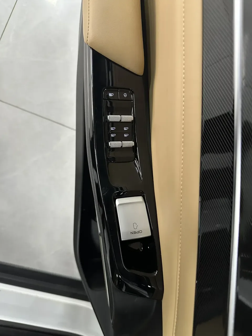Geely Galaxy L6 Galaxy L6 2023 1.5T DHT 125km MAX 2024 — thumbnail 5