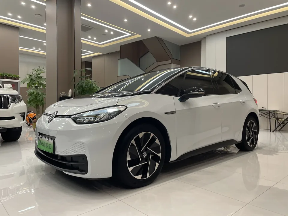 Volkswagen ID.3 Volkswagen ID.3 2023 Pure Smart Edition 2023 — фото 1, купить с доставкой в Москву