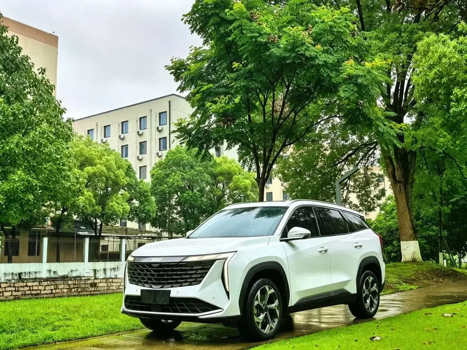Geely Atlas L Boyue L 2023 1.5TD DCT Luxury 2024 — photo 1, buy with delivery to Moscow