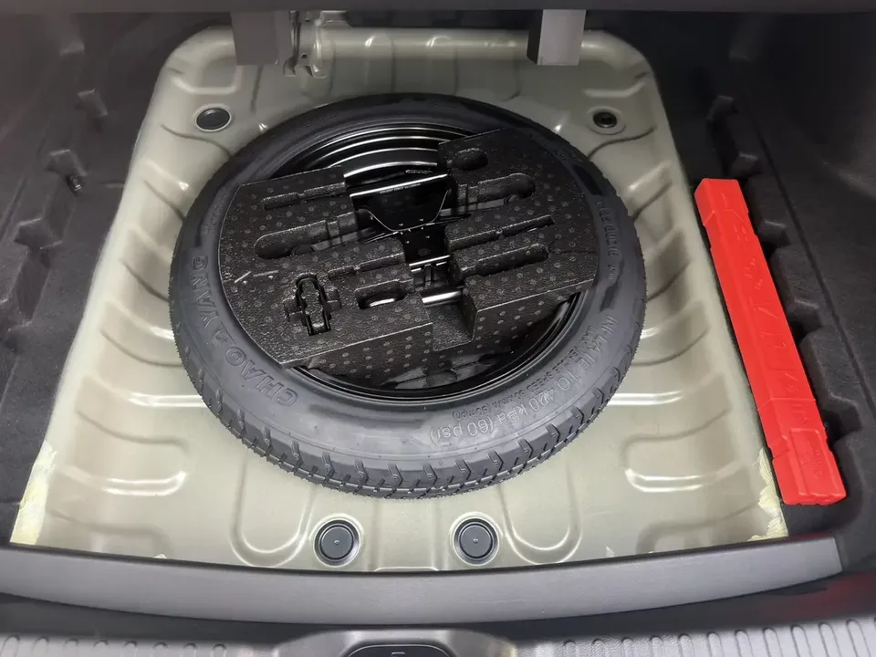 Geely Emgrand emgrand 2026 5th Generation 1.5T DCT Flagship Model 2025 — миниатюра 3