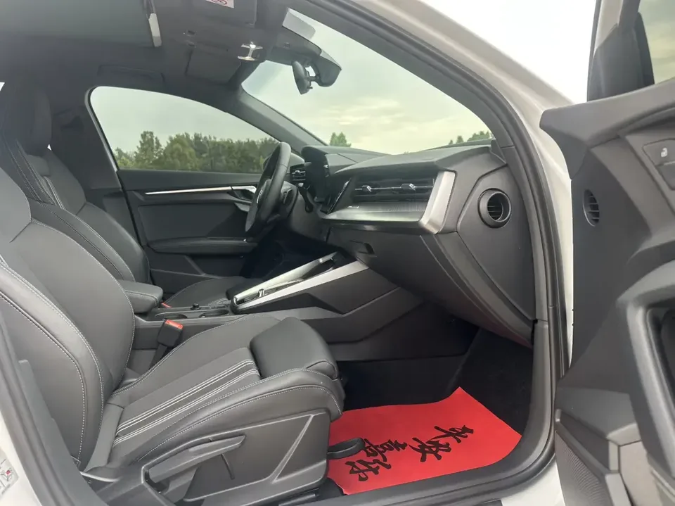 Audi A3 Audi A3 2022 Sportback 35 TFSI Stylish and sporty 2022 — thumbnail 3