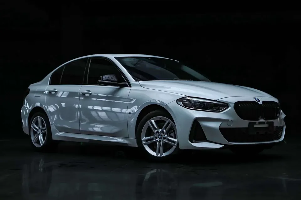 BMW 1 Series BMW 1 Series 2023 120i M Sport Night Edition 2023 — миниатюра 3
