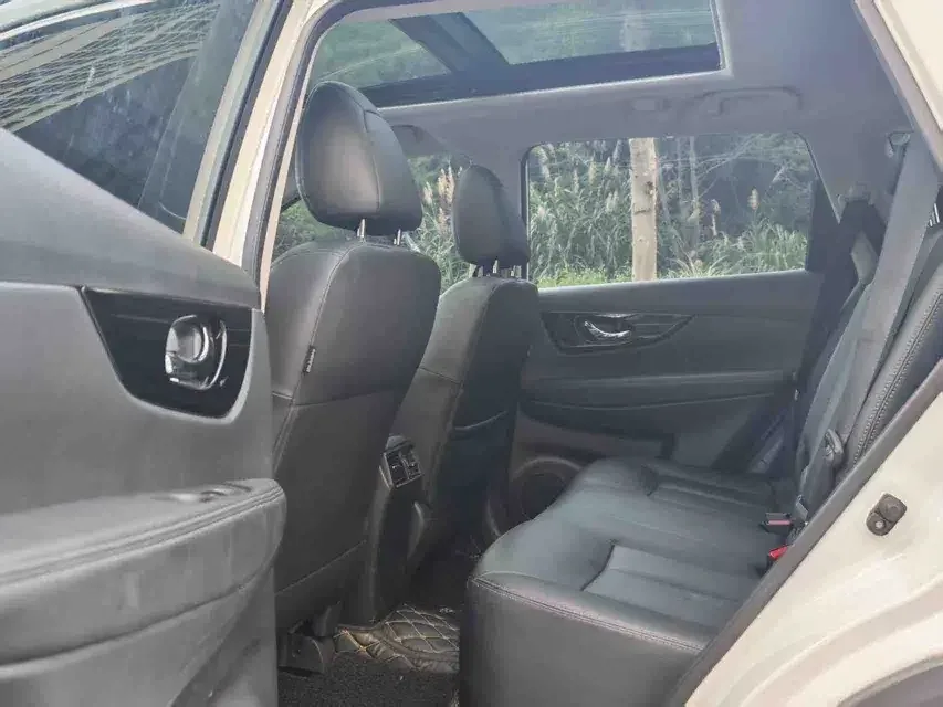 Nissan X-Trail Qijun 2023 Classic Edition 2.0L 2WD Smart Comfort Edition 2024 — thumbnail 3