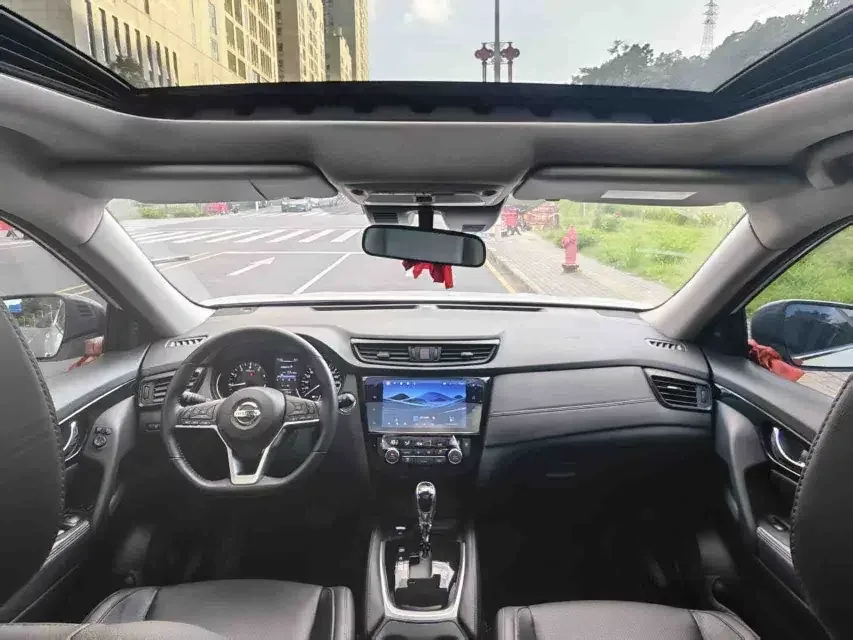 Nissan X-Trail Qijun 2023 Classic Edition 2.0L 2WD Smart Comfort Edition 2024 — thumbnail 4