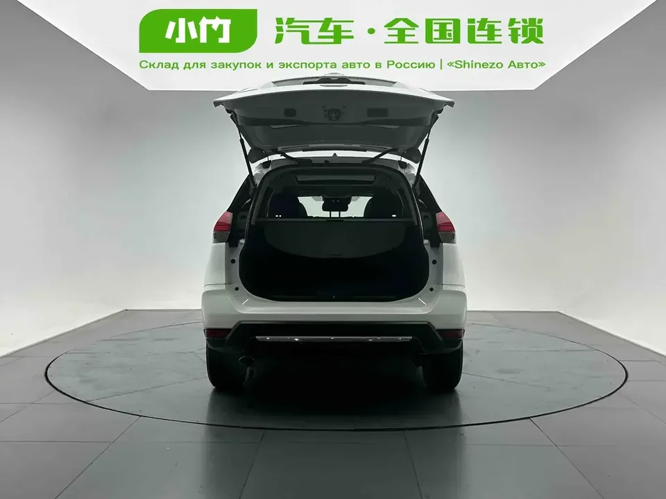 Nissan X-Trail Qijun 2023 Classic Edition 2.0L 2WD Smart Link Premium Edition 2023 — thumbnail 3