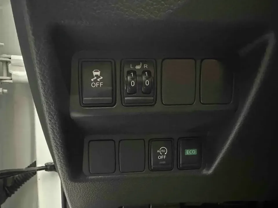 Nissan X-Trail Qijun 2023 Classic Edition 2.0L 2WD Smart Link Premium Edition 2023 — thumbnail 5