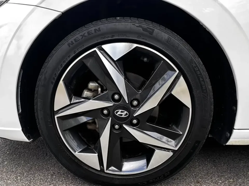 Hyundai Elantra Elantra 2022 240TGDi DCT LUX Premium Edition 2022 — thumbnail 4