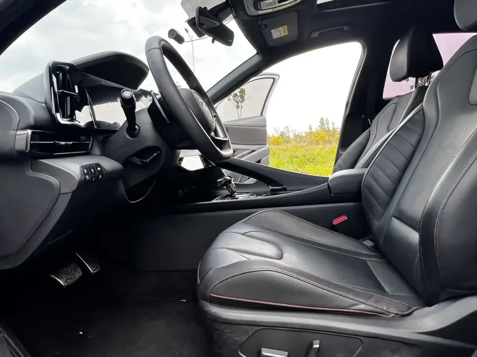 Hyundai Elantra Elantra 2022 240TGDi DCT LUX Premium Edition 2022 — thumbnail 5