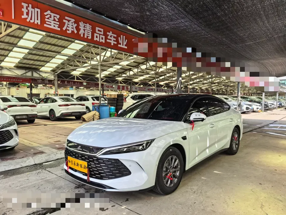 BYD Qin L DM Qin L DM 2025 Intelligent Driving Edition DM-i 80KM Leading Edition 2025 — photo 1, buy with delivery to Moscow