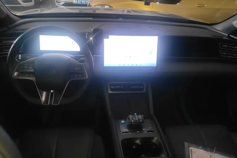 BYD Qin L DM Qin L DM 2024 DM-i 120KM Leading Type 2024 — thumbnail 4