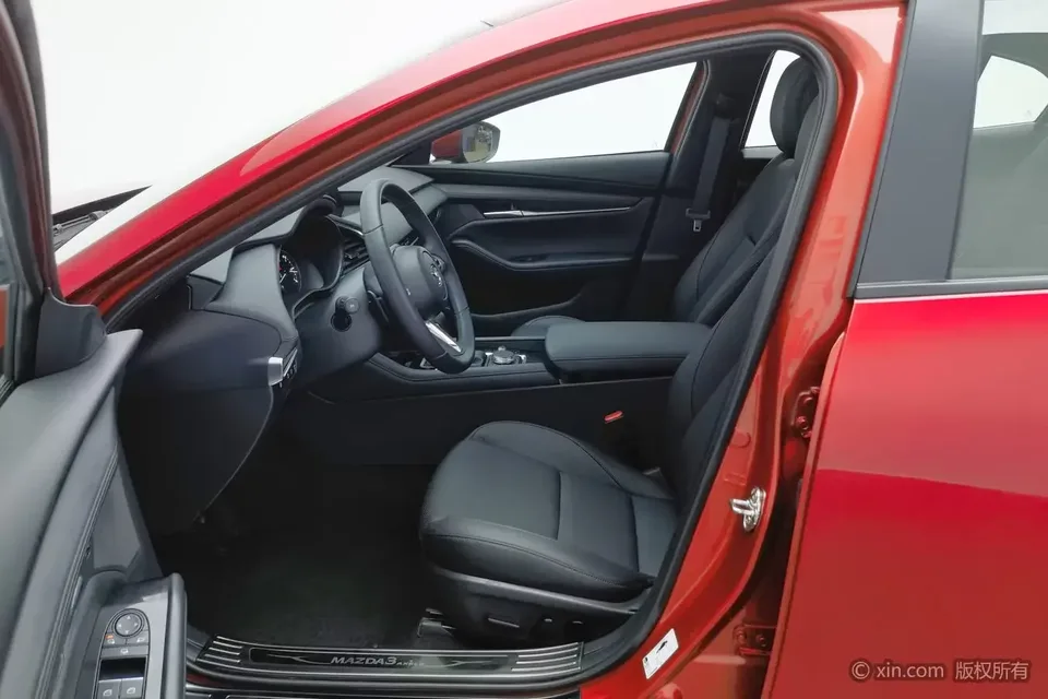 Mazda Axela Mazda3 Angkesela 2023 2.0L Automatic Quality Edition 2024 — миниатюра 5