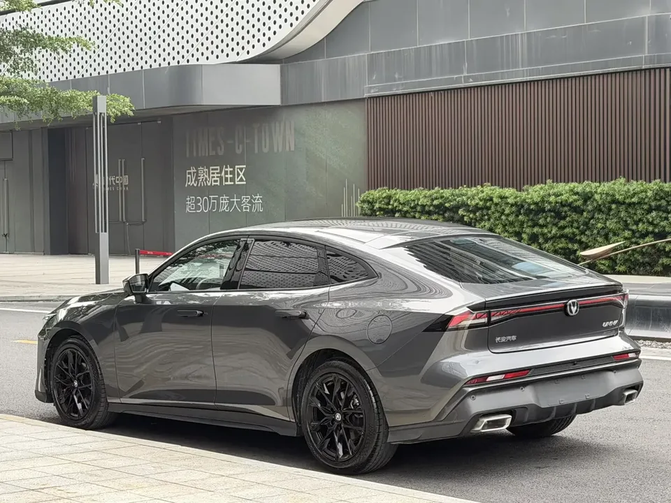 Changan UNI-V Changan UNI-V 2024 1.5T Premium 2025 — thumbnail 2
