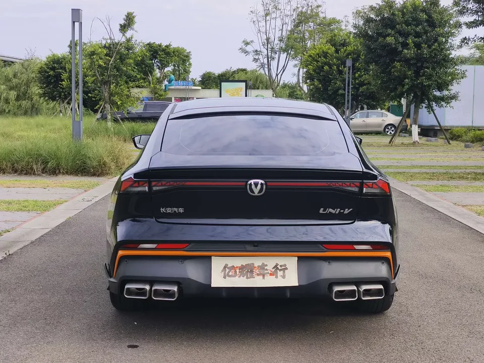 Changan UNI-V Changan UNI-V 2024 1.5T Premium 2024 — thumbnail 2