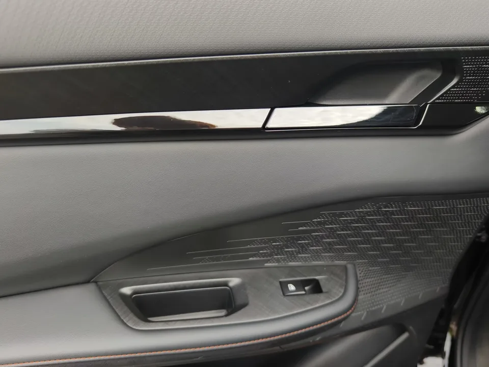 Changan UNI-V Changan UNI-V 2024 1.5T Premium 2024 — thumbnail 4