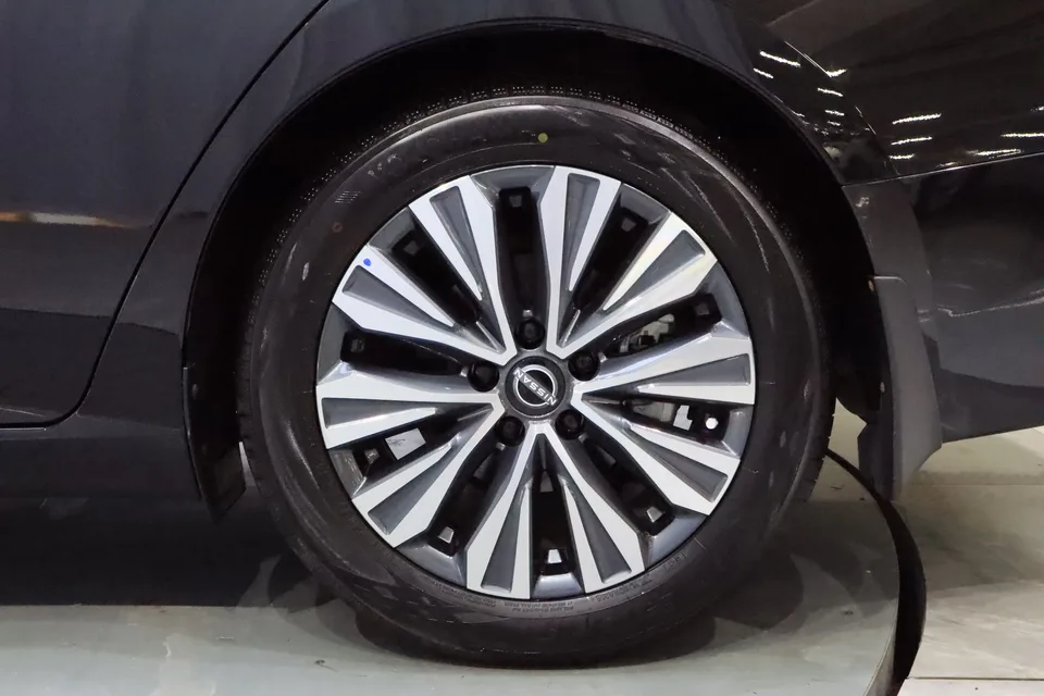Nissan Altima Sound of nature 2022 2.0L XL-TLS Enjoy Edition 2024 — thumbnail 3