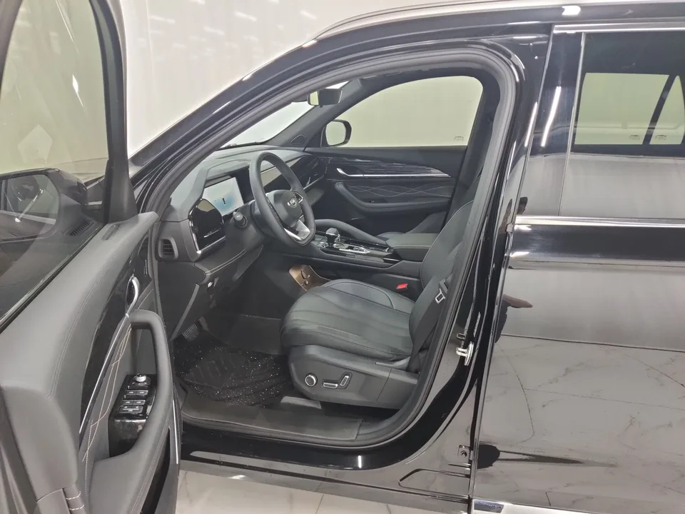 Geely Monjaro Xingyue L 2024 2.0TD DCT EVO 2WD Changfeng Edition 2026 — thumbnail 5