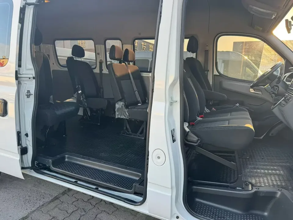 Datong Xintu V80 Xintu V80 2023 PLUS 2.0T 6-speed manual all-rounder long axis mid-top 6-9 seats 2024 — thumbnail 5