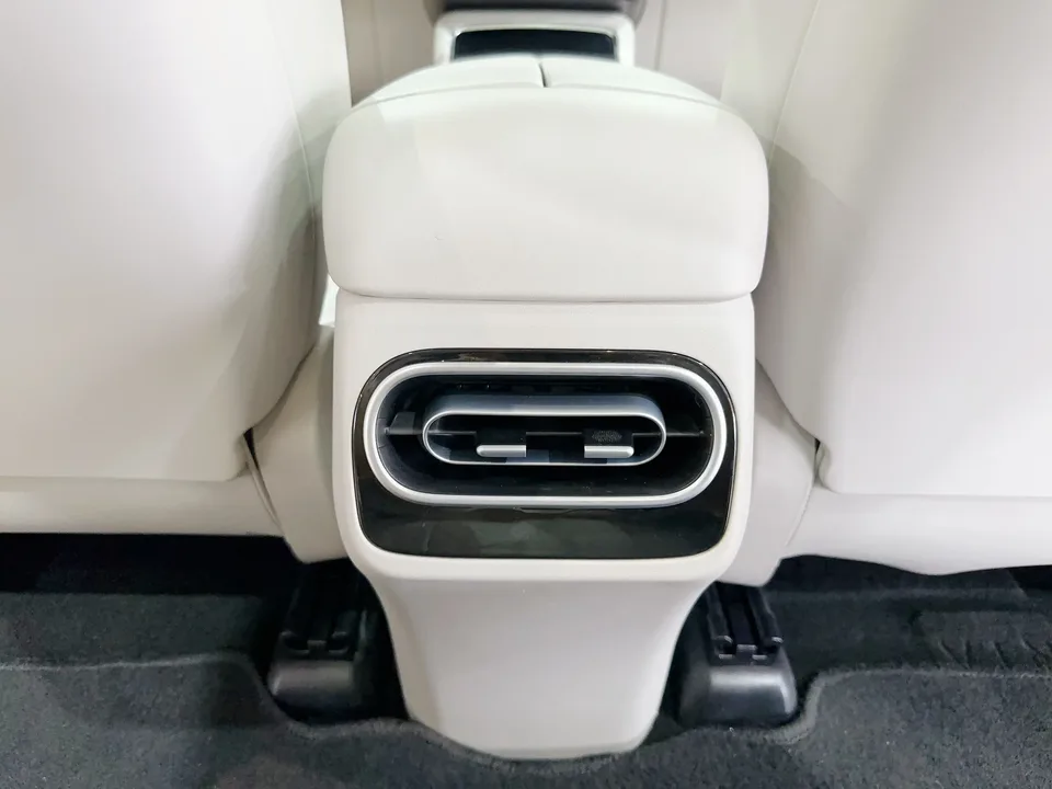 Leapmotor Zero running C11 Zero running C11 2023 Extended Range 285 Comfort Edition 2023 — thumbnail 4