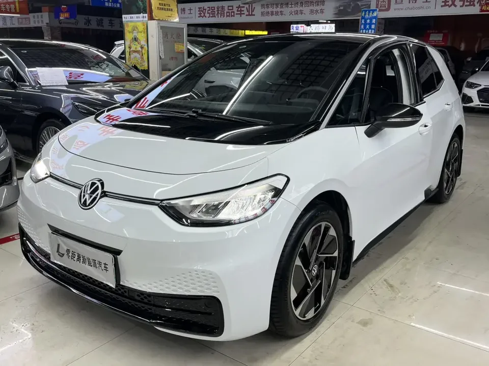 Volkswagen ID.3 Volkswagen ID.3 2024 Pure Smart Edition 2024 — photo 1, buy with delivery to Moscow