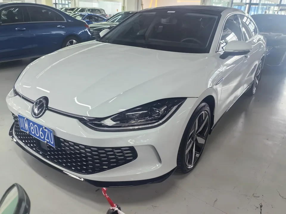 Volkswagen Lamando Lingdu 2024 Lingdu L 280TSI DSG Hot Edition 2024 — photo 1, buy with delivery to Moscow