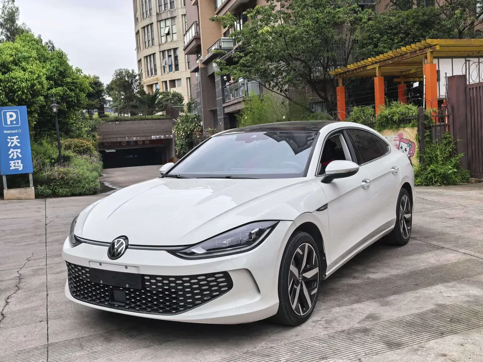 Volkswagen Lamando Lingdu 2022 Lingdu L 280TSI DSG Hot Edition 2022 — photo 1, buy with delivery to Moscow