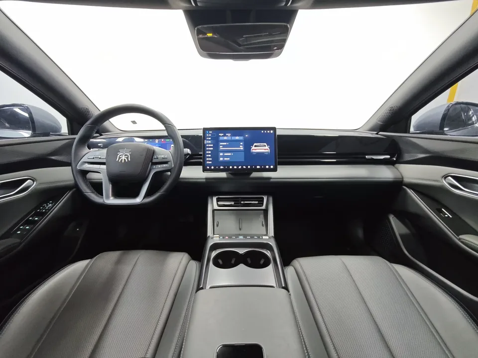 BYD Qin L EV Qin L EV 2025 470KM Leading Model 2026 — thumbnail 5
