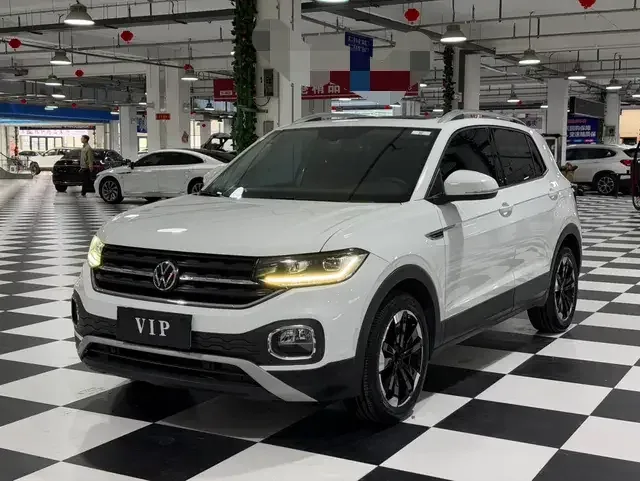 Volkswagen Explore the shadows Explore the shadows 2021 1.5L Automatic Joy-Link Edition 2022 — photo 1, buy with delivery to Moscow