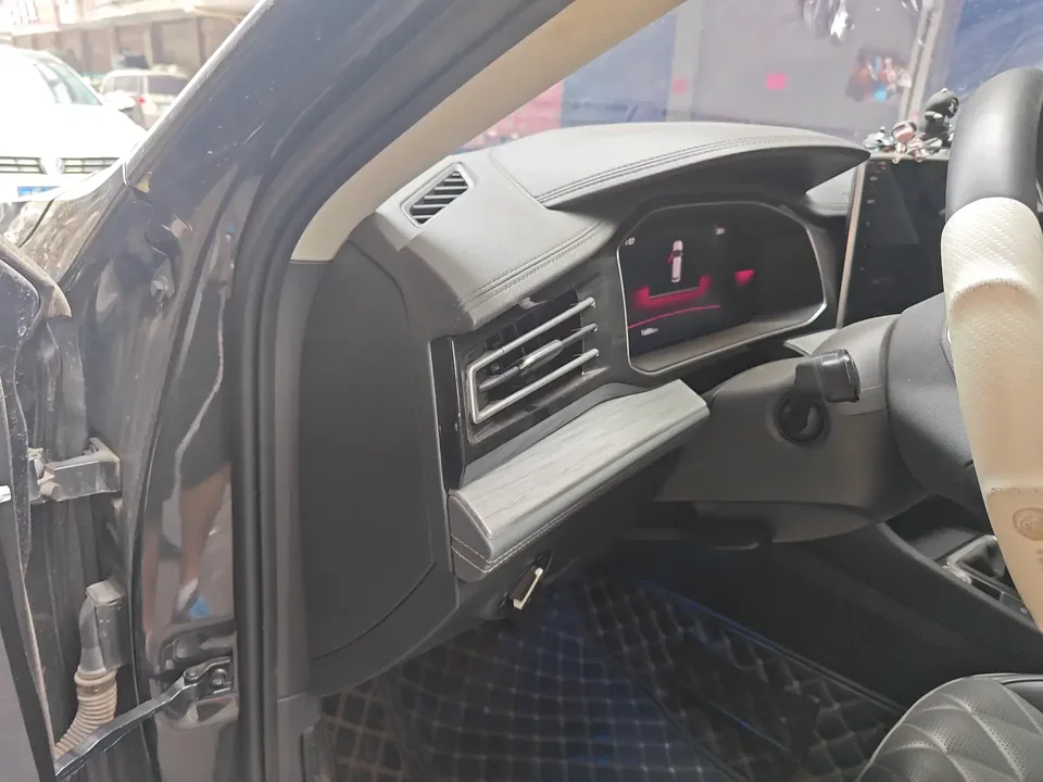 Volkswagen Sagitar Sagitar 2023 300TSI DSG Beyond Edition 2023 — thumbnail 4