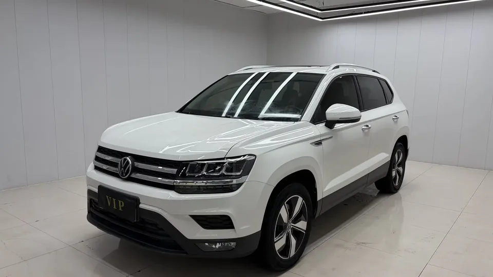 Volkswagen Tharu tuyue 2021 280TSI 2WD Luxury Edition PLUS 2022 — photo 1, buy with delivery to Moscow