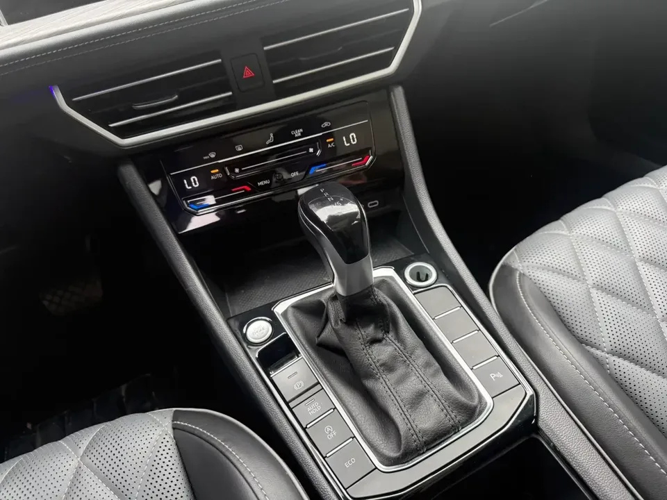 Volkswagen Sagitar Sagitar 2023 200TSI DSG Flying Edition 2023 — thumbnail 3